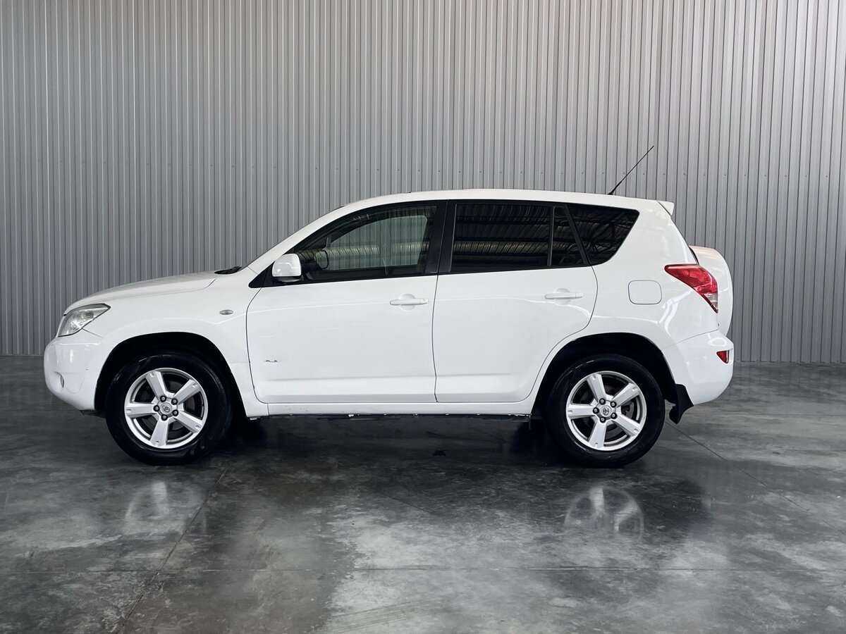Купить Toyota RAV4 с пробегом. Фото: #7