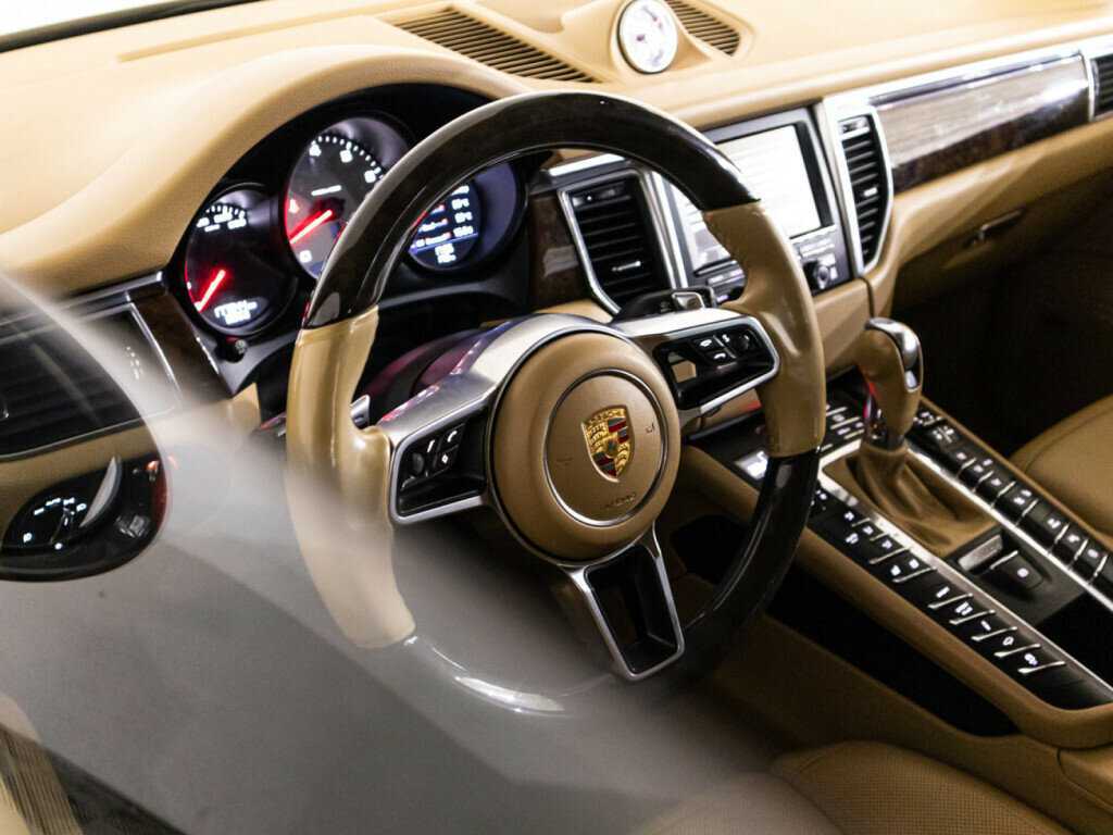 Купить Porsche Macan с пробегом. Фото: #24