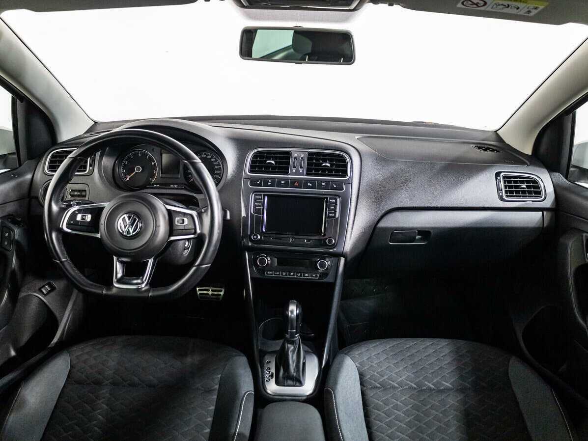 Купить Volkswagen Polo с пробегом. Фото: #11