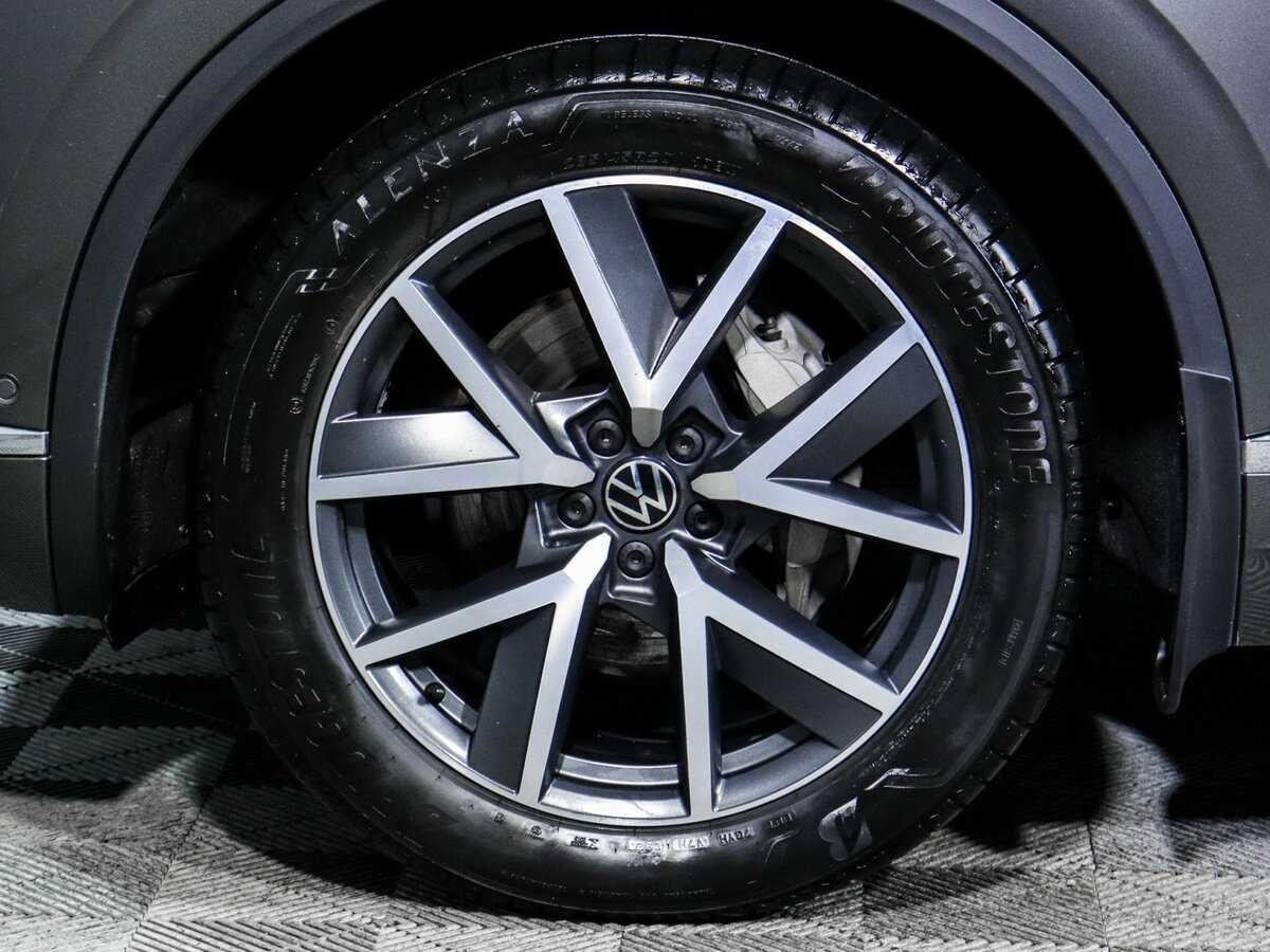 Купить Volkswagen Touareg с пробегом. Фото: #11