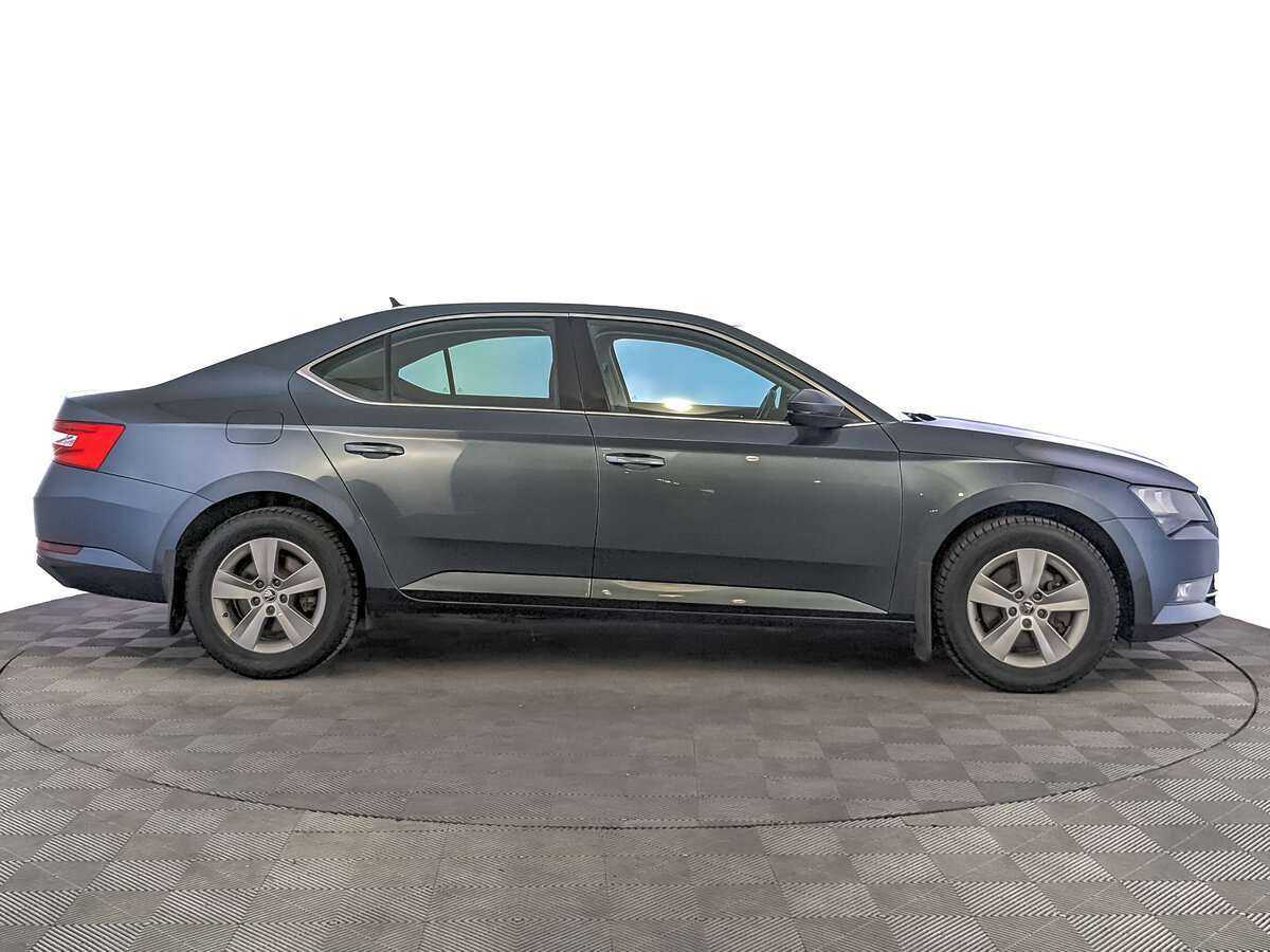 Купить Skoda Superb с пробегом. Фото: #3