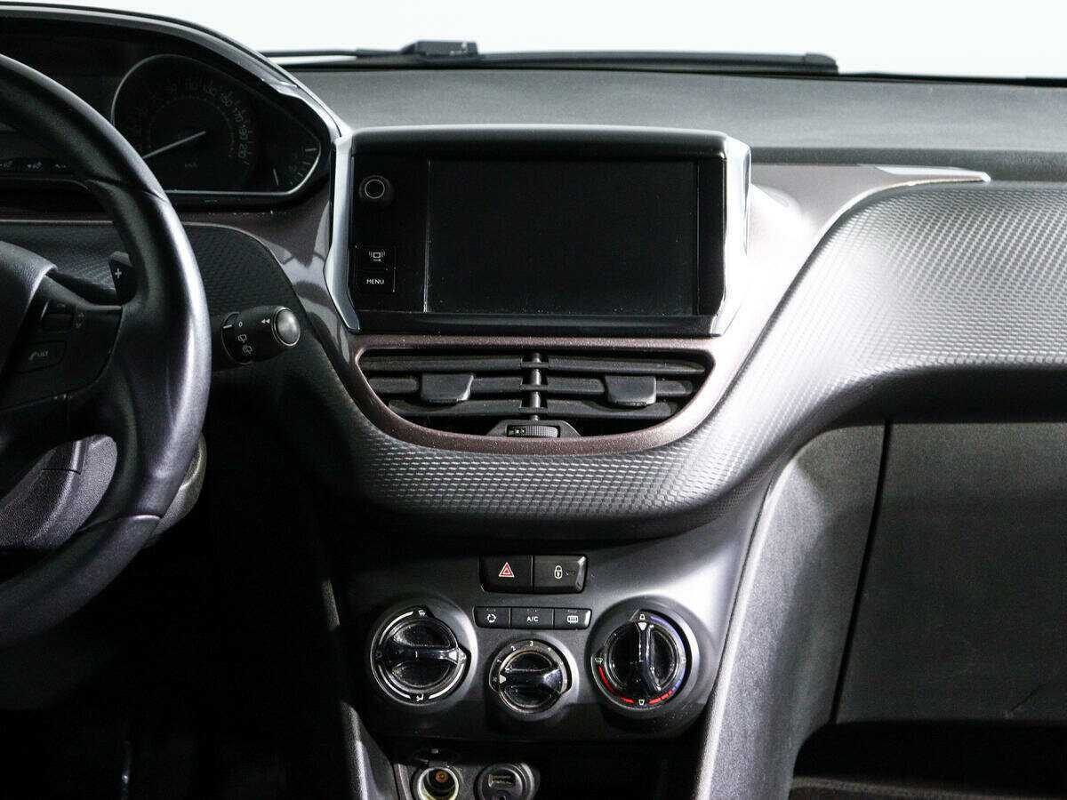 Купить Peugeot 2008 с пробегом. Фото: #10