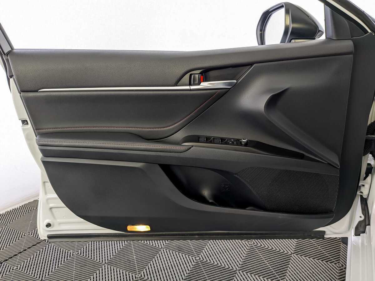 Купить Toyota Camry с пробегом. Фото: #14