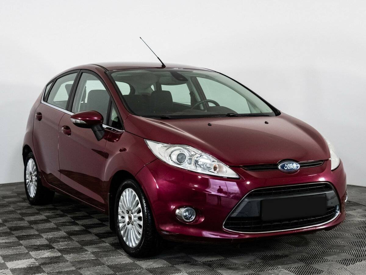 Купить Ford Fiesta с пробегом. Фото: #2