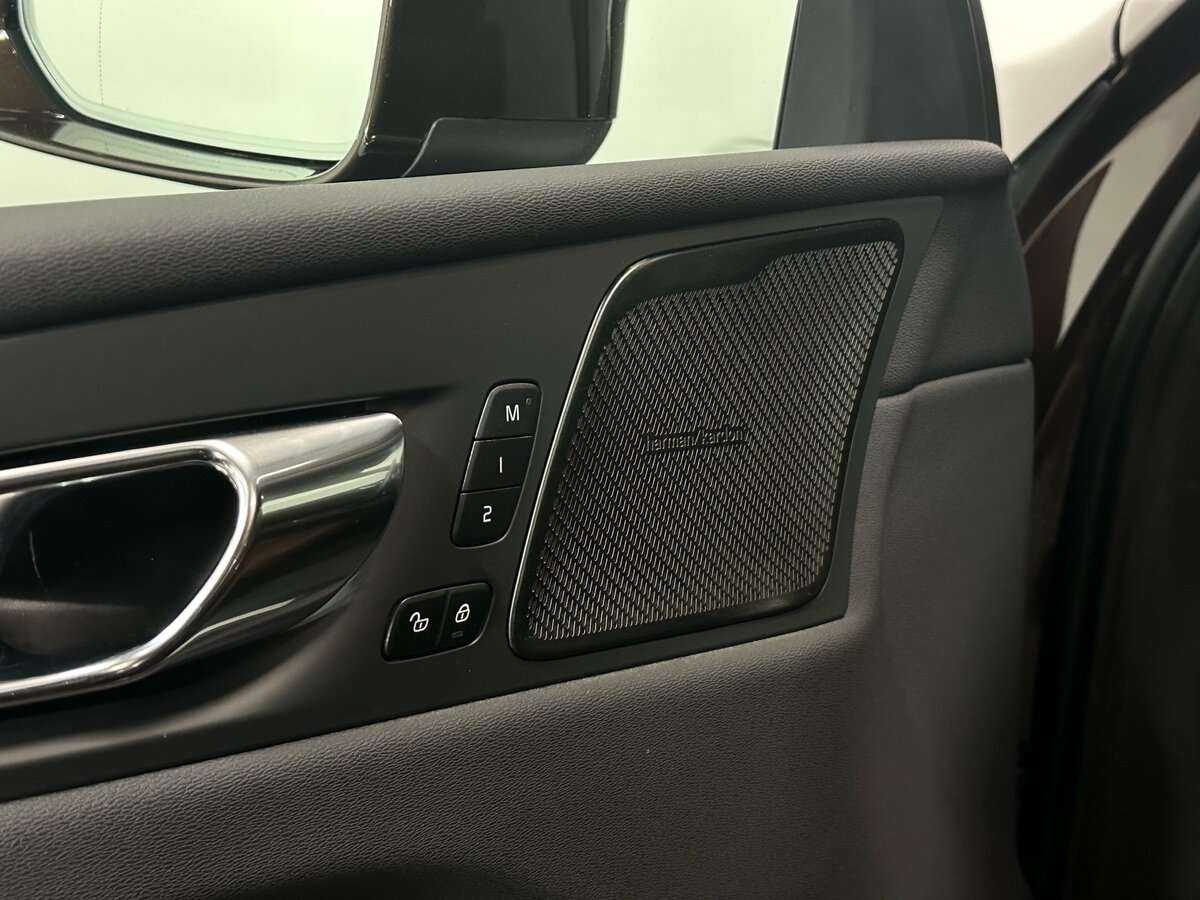 Купить Volvo XC60 с пробегом. Фото: #22
