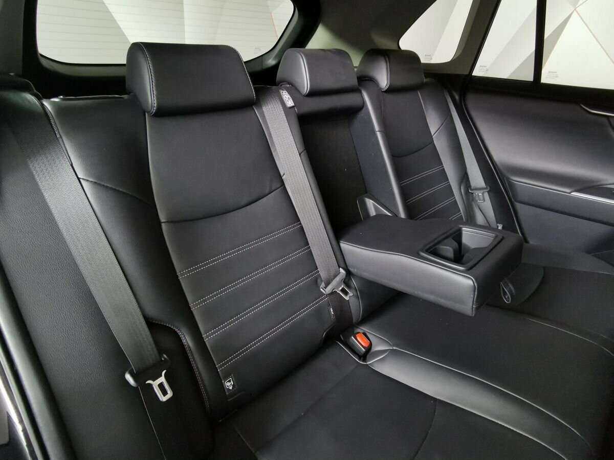 Купить Toyota RAV4 с пробегом. Фото: #12