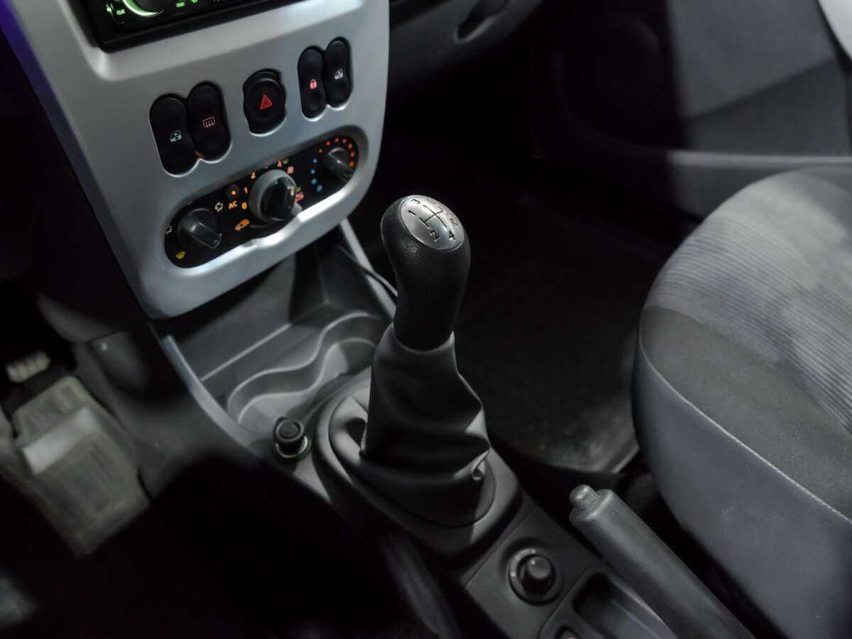 Купить Renault Logan с пробегом. Фото: #9