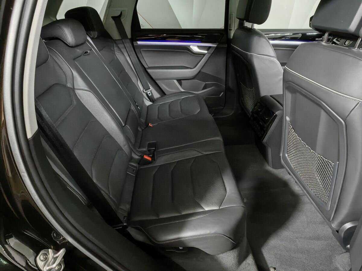 Купить Volkswagen Touareg с пробегом. Фото: #11