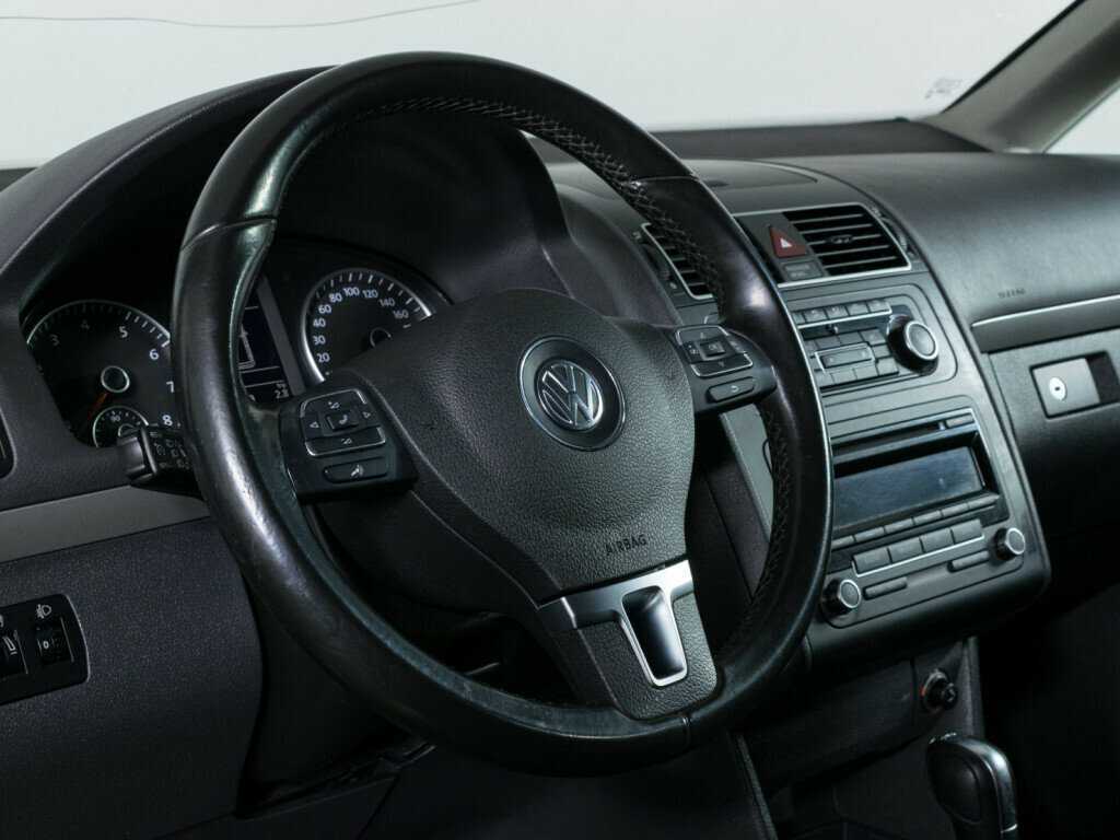 Купить Volkswagen Touran с пробегом. Фото: #11