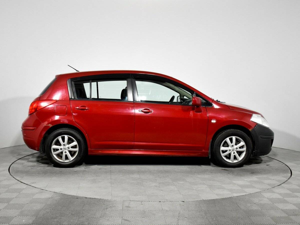 Купить Nissan Tiida с пробегом. Фото: #3