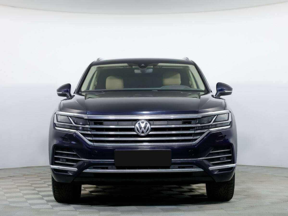 Купить Volkswagen Touareg с пробегом. Фото: #1