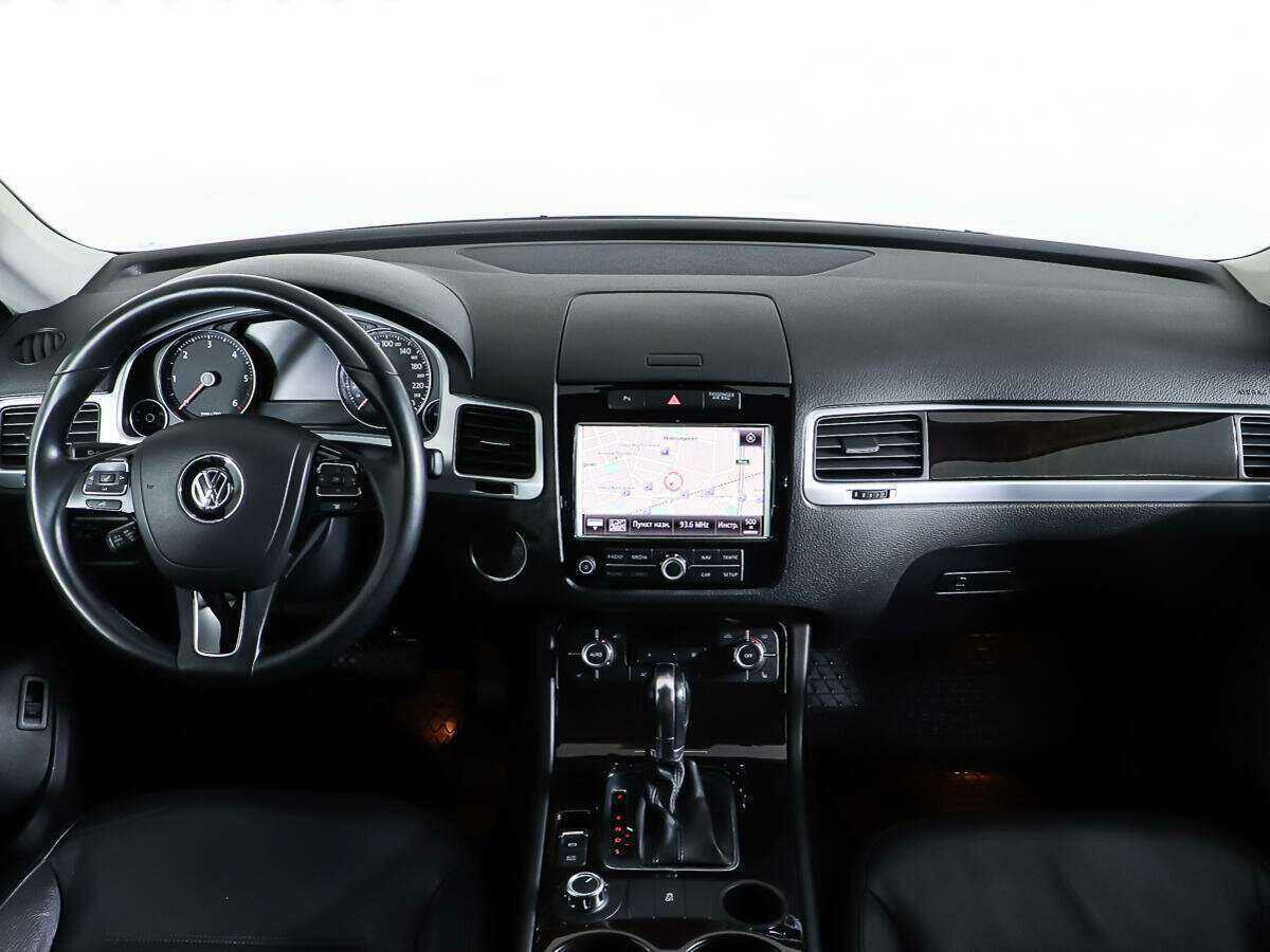 Купить Volkswagen Touareg с пробегом. Фото: #10