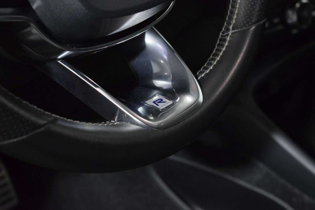 Купить Volvo XC40 с пробегом. Фото: #13