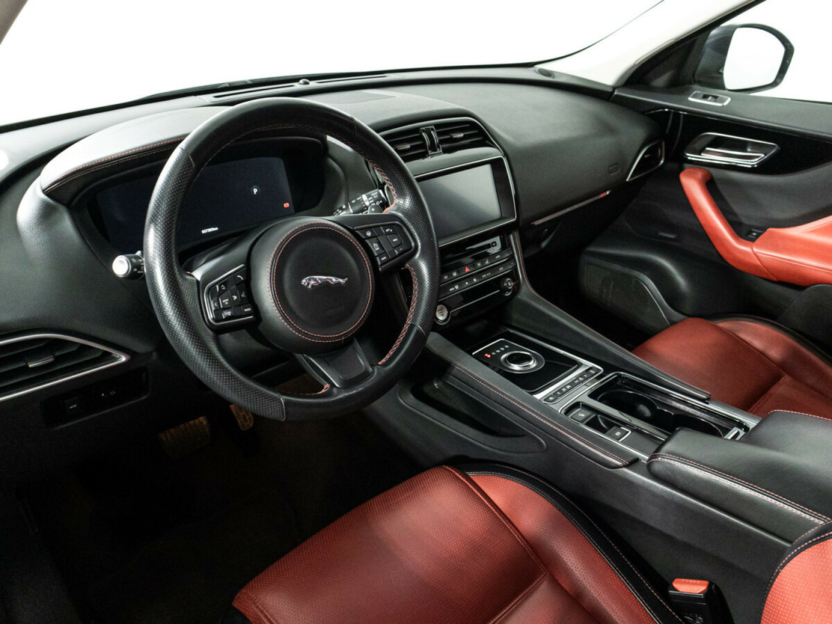 Купить Jaguar F-Pace с пробегом. Фото: #10
