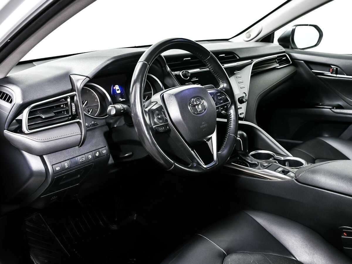 Купить Toyota Camry с пробегом. Фото: #11
