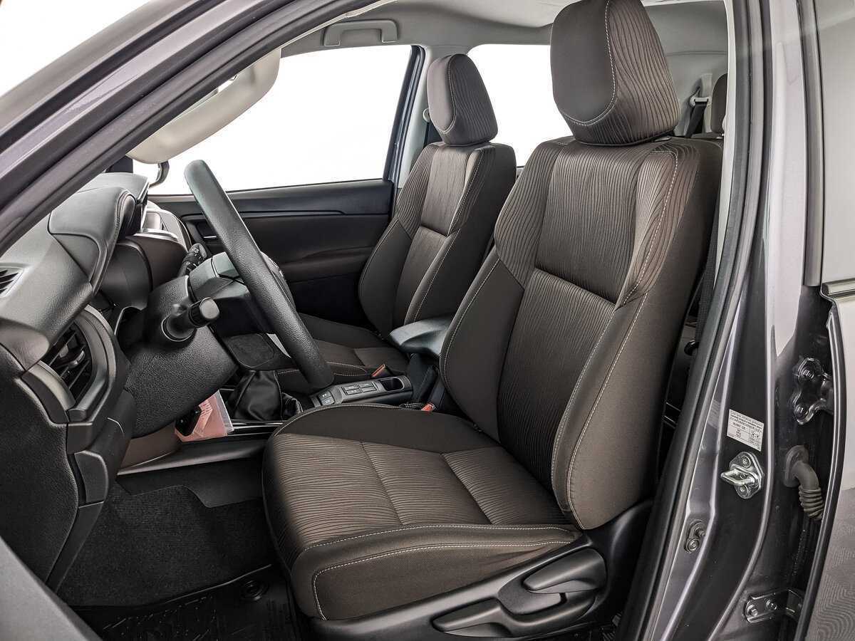 Купить Toyota Fortuner с пробегом. Фото: #15