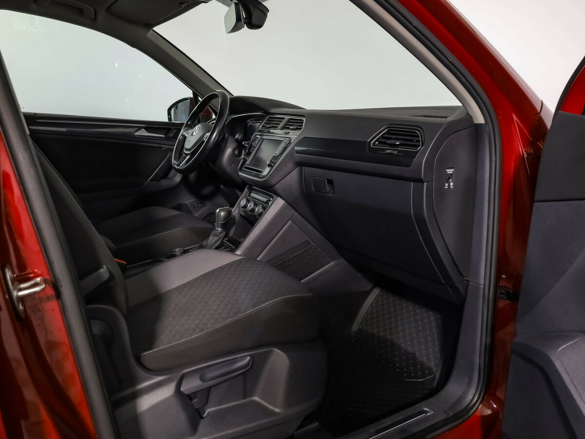 Купить Volkswagen Tiguan с пробегом. Фото: #20