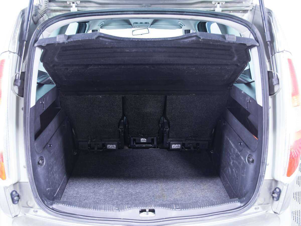 Купить Skoda Roomster с пробегом. Фото: #9