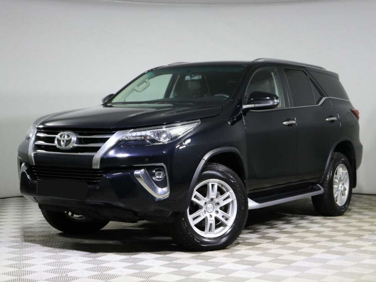 Купить Toyota Fortuner с пробегом. Фото: #0