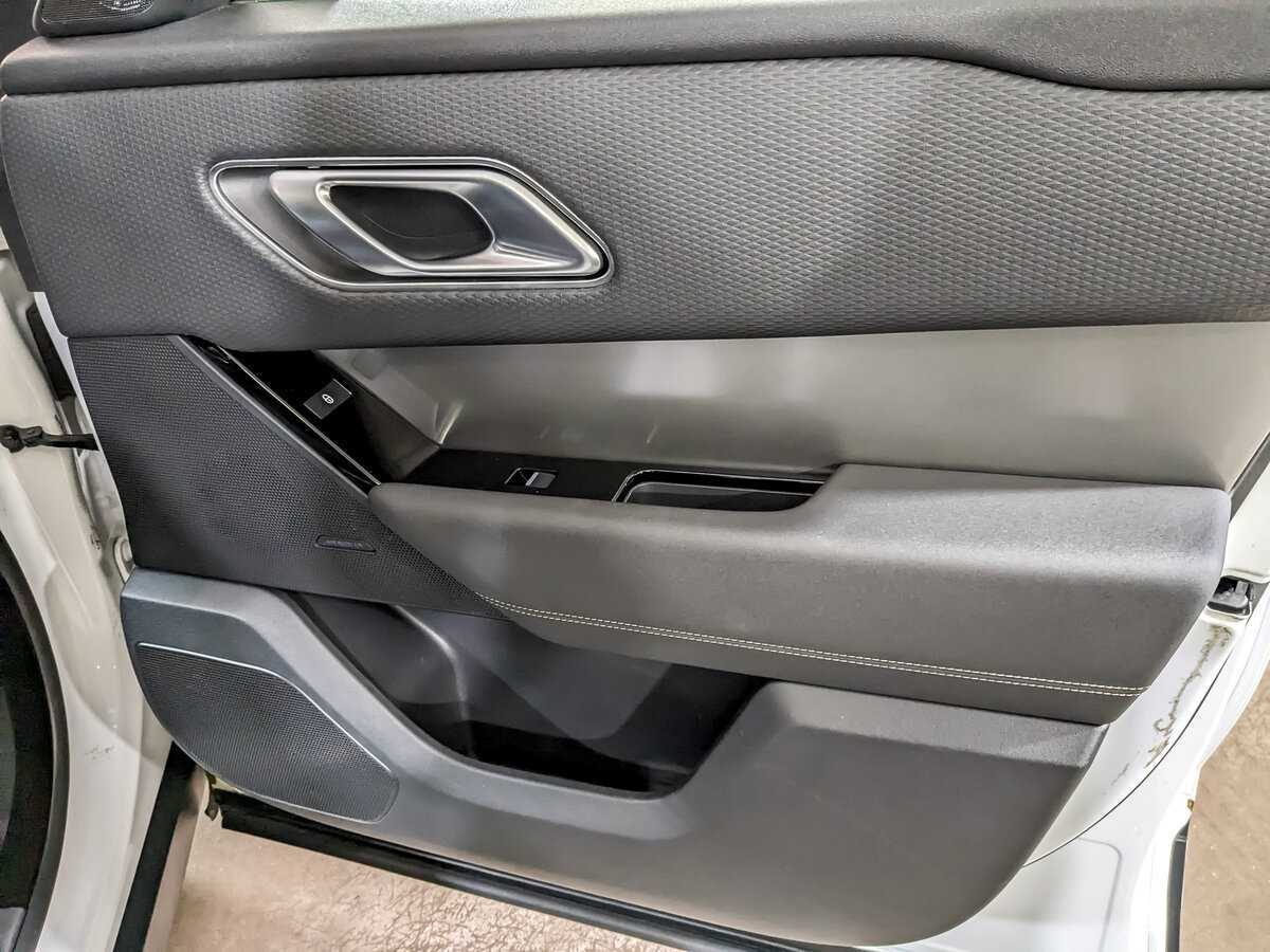 Купить Land Rover Range Rover Velar с пробегом. Фото: #24