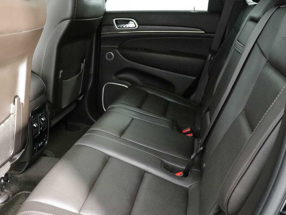 Купить Jeep Grand Cherokee с пробегом. Фото: #12