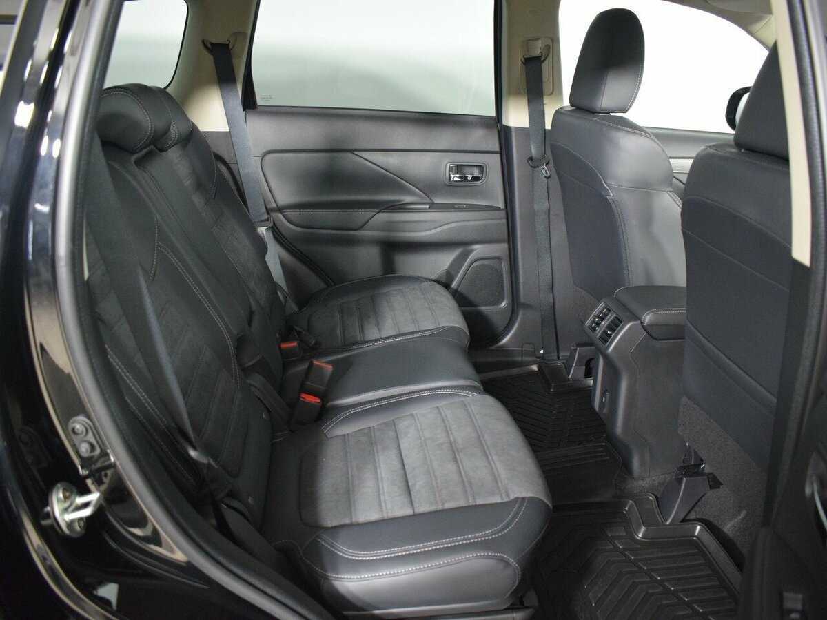 Купить Mitsubishi Outlander с пробегом. Фото: #8