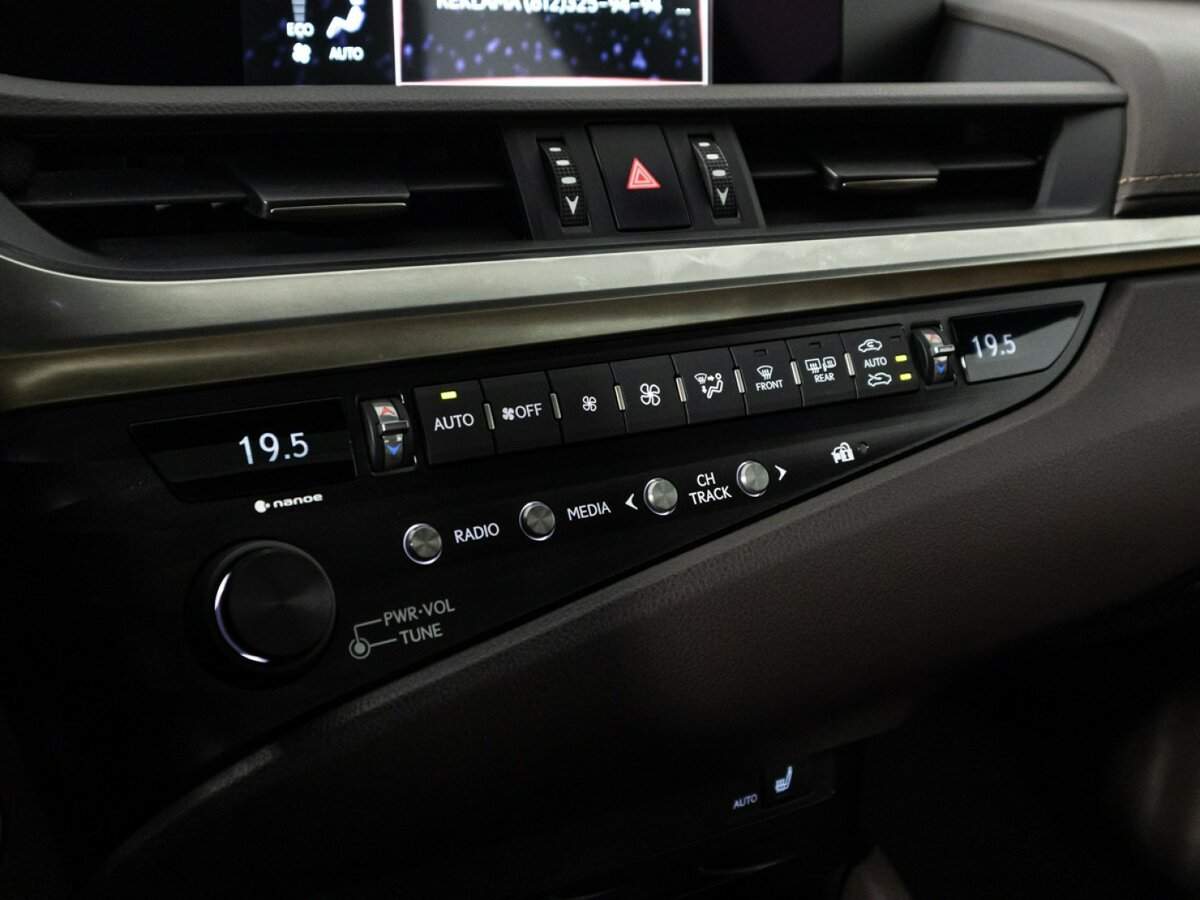 Купить Lexus ES с пробегом. Фото: #21