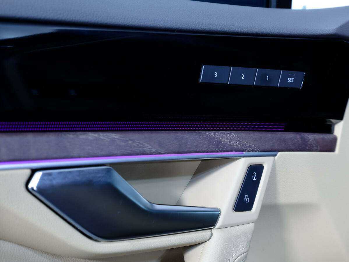 Купить Volkswagen Touareg с пробегом. Фото: #14