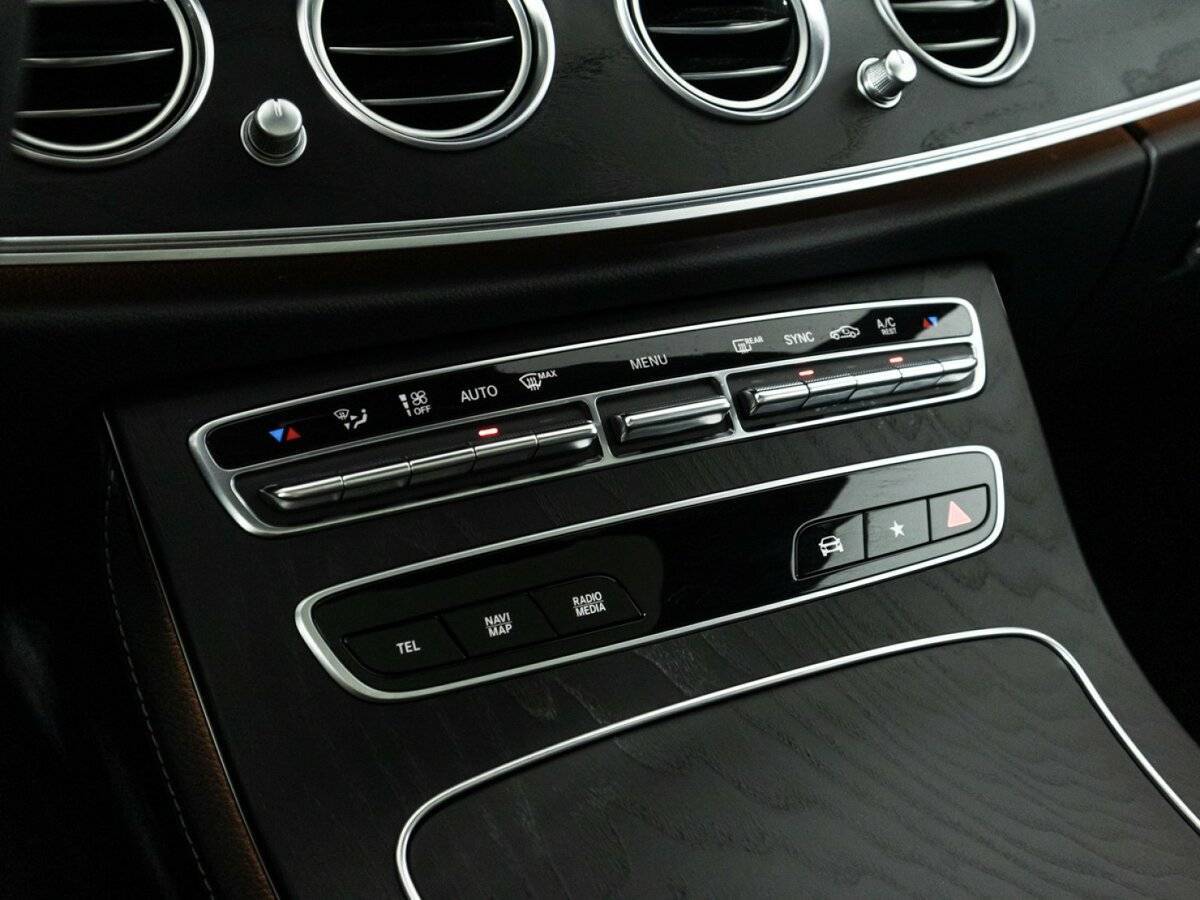 Купить Mercedes-Benz E-Класс с пробегом. Фото: #23