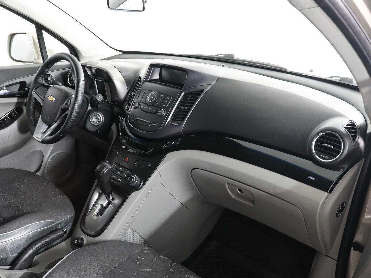Купить Chevrolet Orlando с пробегом. Фото: #9