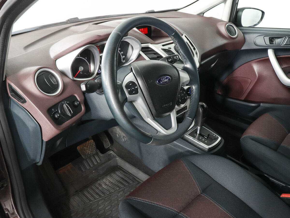 Купить Ford Fiesta с пробегом. Фото: #4