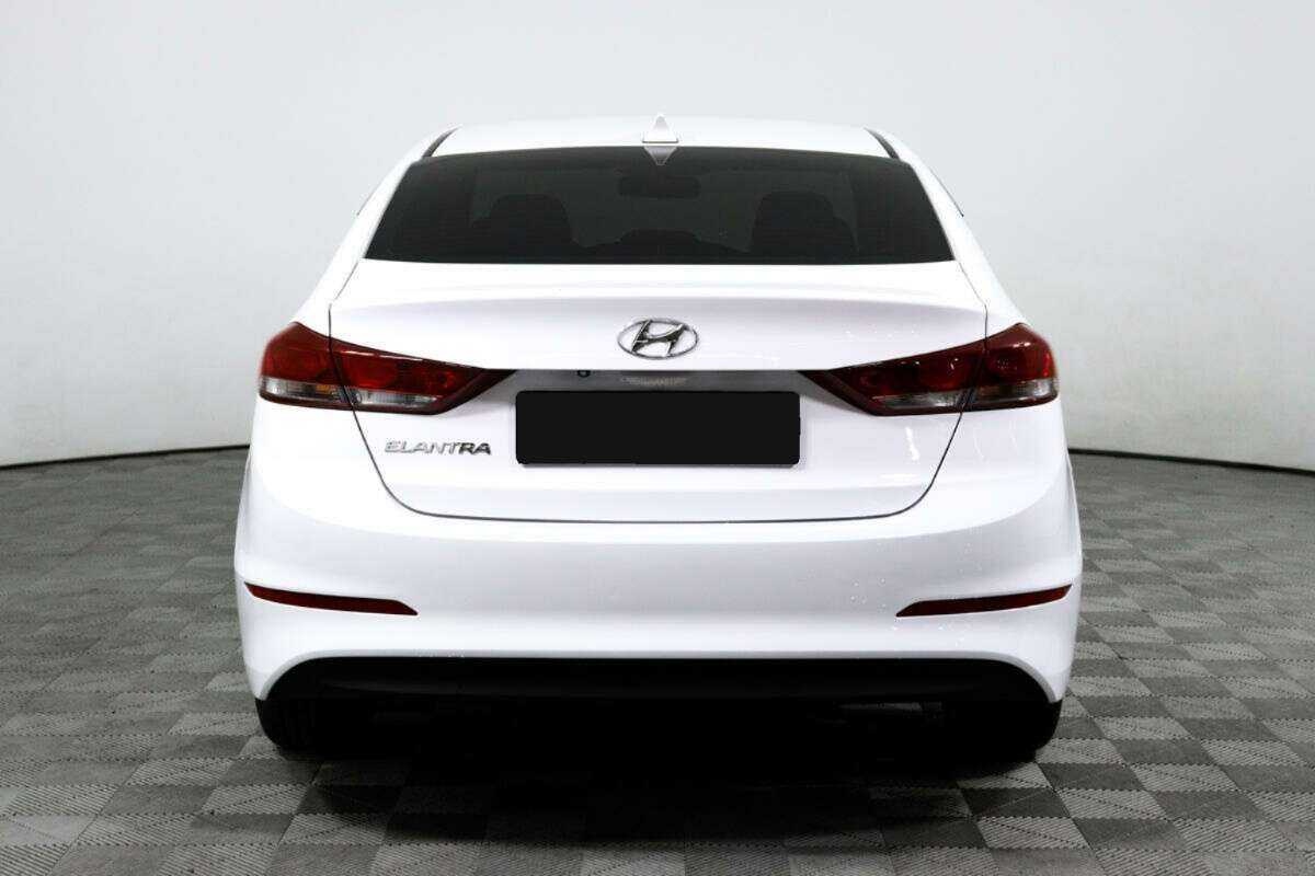 Купить Hyundai Elantra с пробегом. Фото: #5