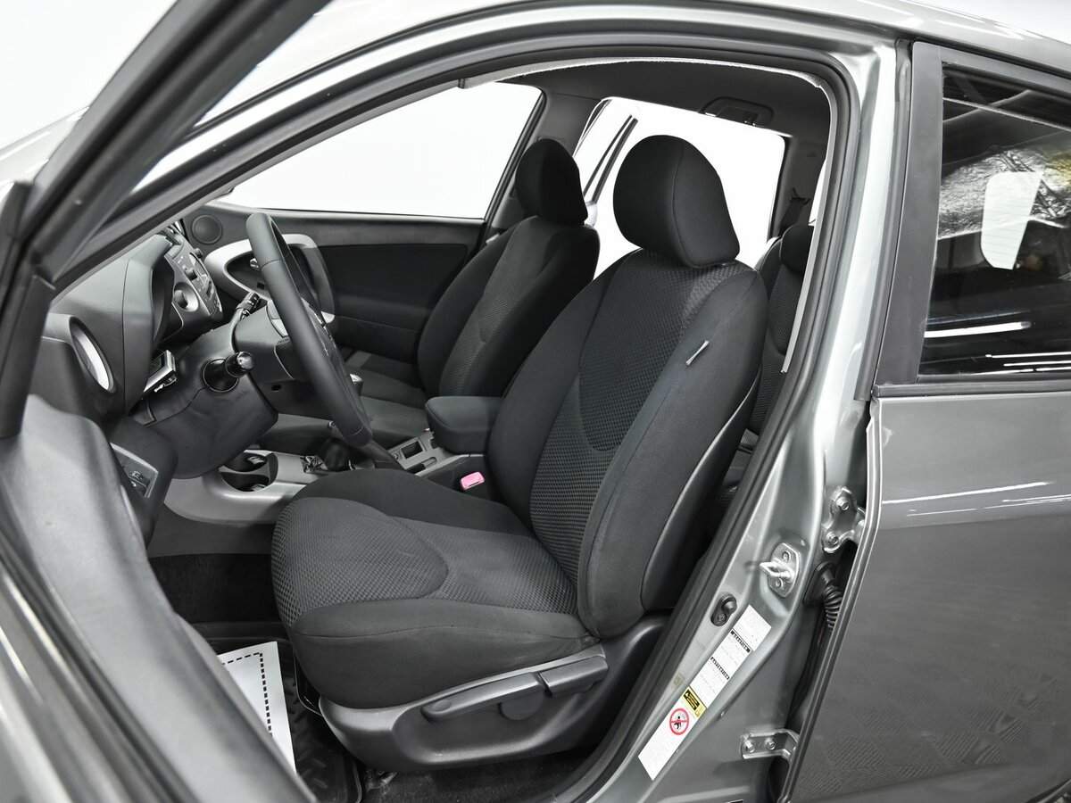 Купить Toyota RAV4 с пробегом. Фото: #5