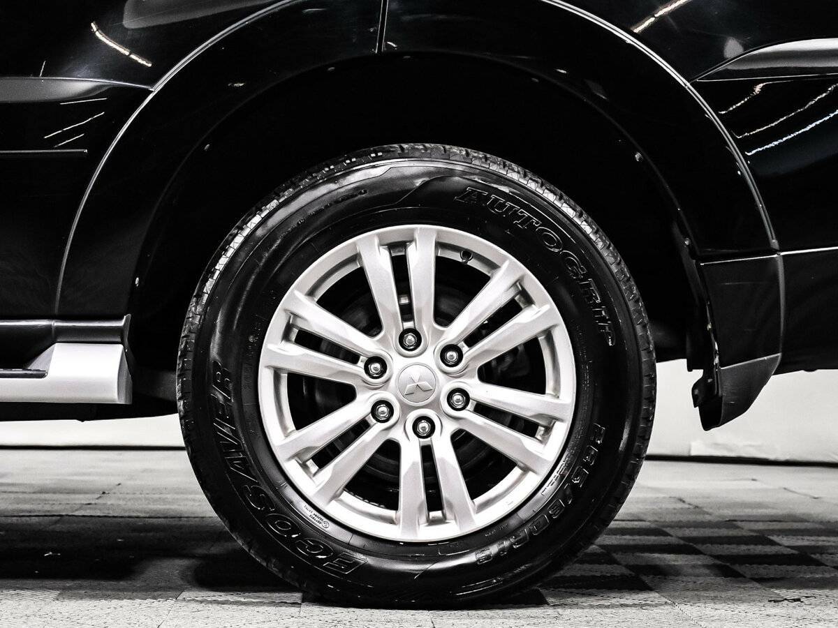 Купить Mitsubishi Pajero с пробегом. Фото: #15