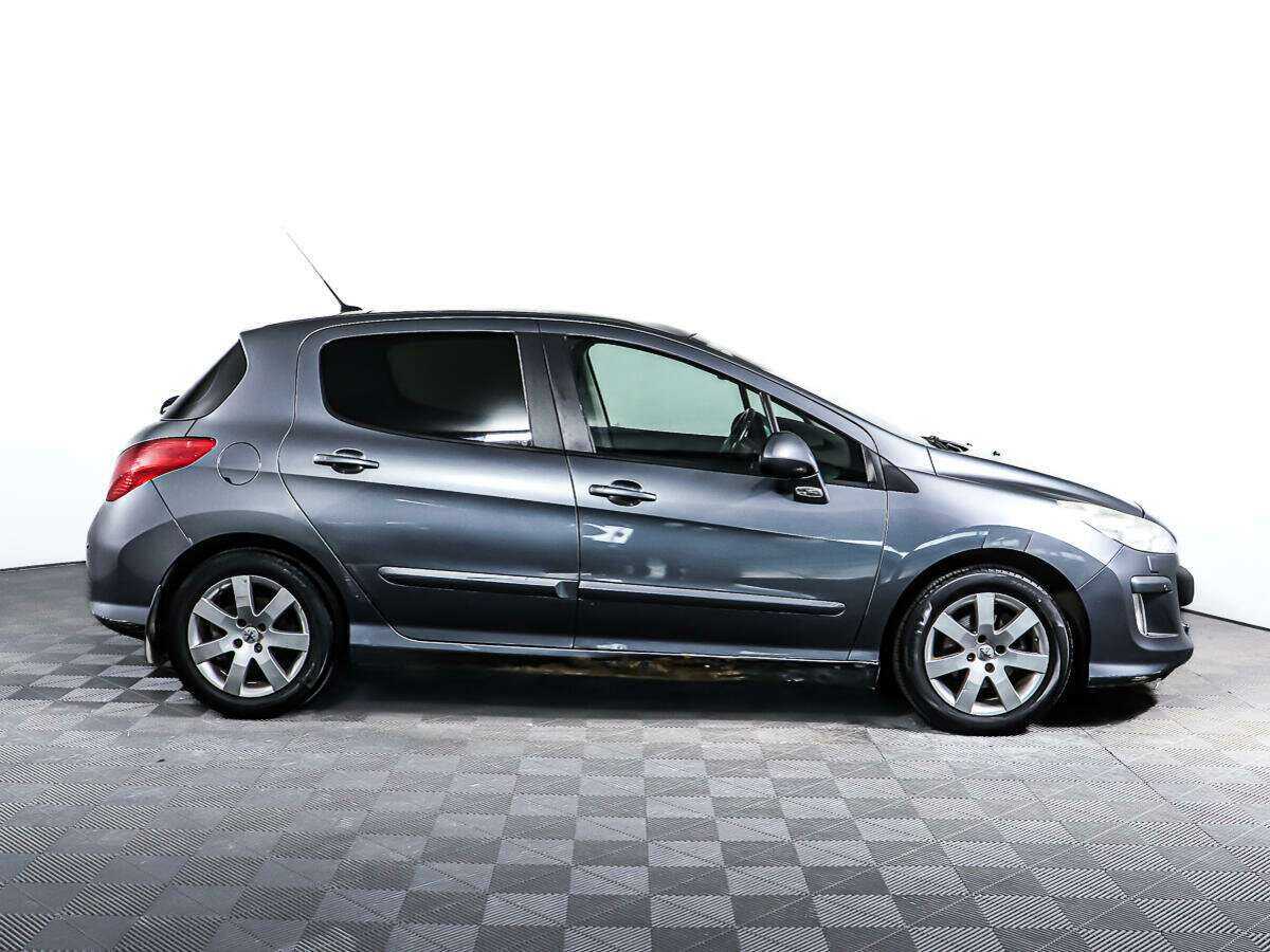 Купить Peugeot 308 с пробегом. Фото: #2
