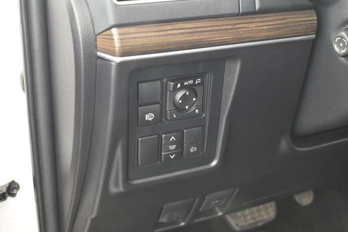 Купить Toyota Land Cruiser Prado с пробегом. Фото: #10