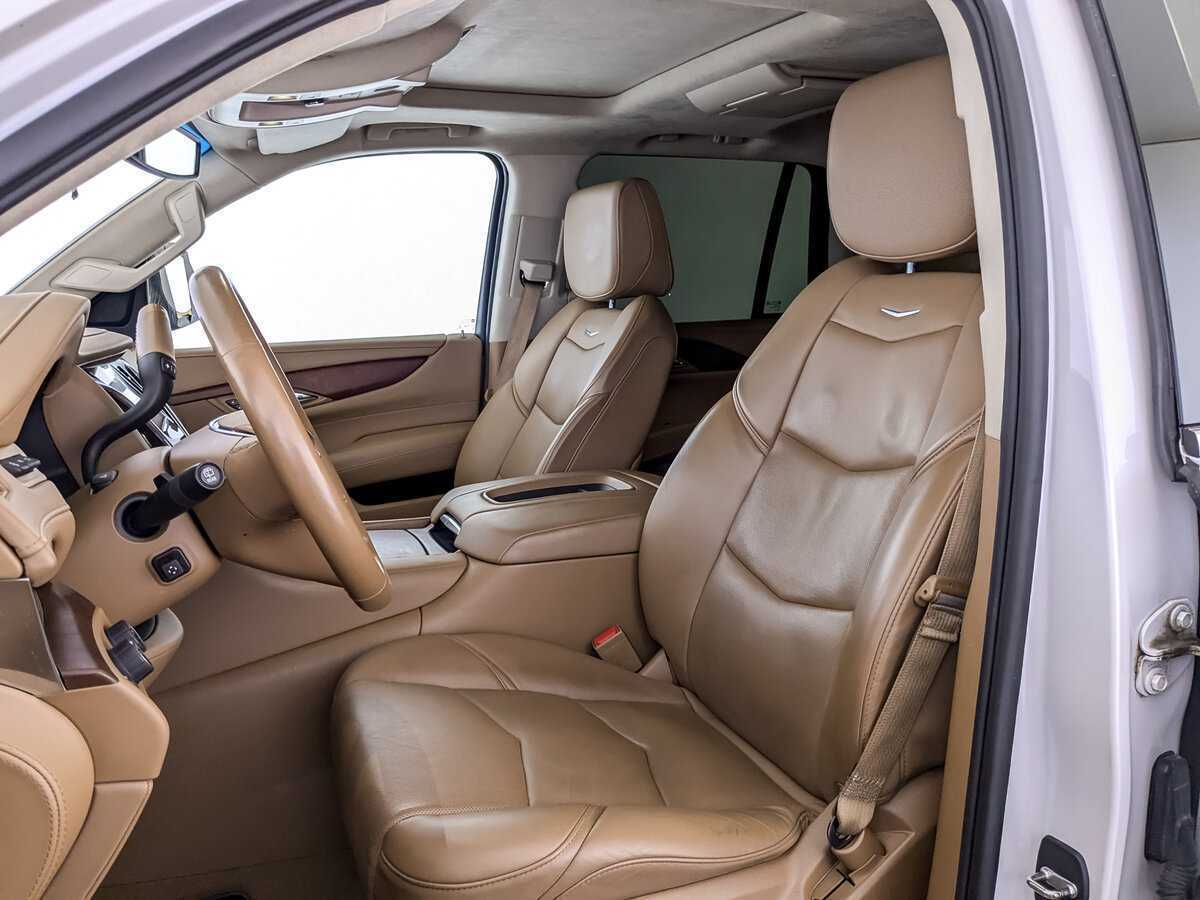 Купить Cadillac Escalade с пробегом. Фото: #21