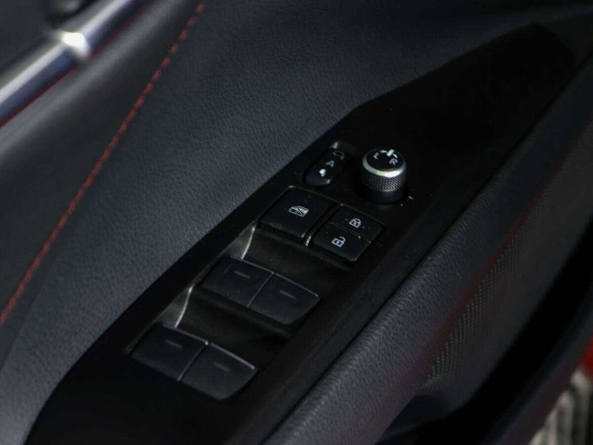 Купить Toyota Camry с пробегом. Фото: #18