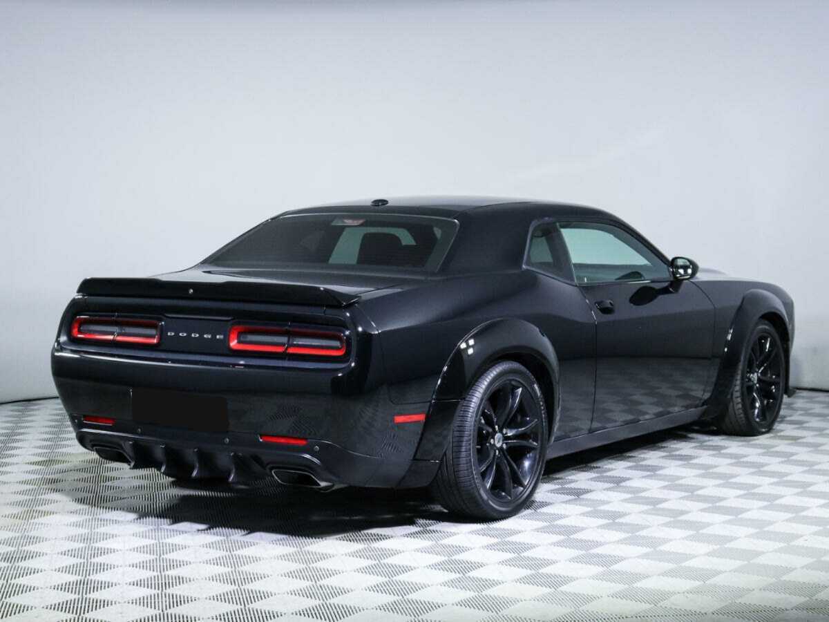 Купить Dodge Challenger с пробегом. Фото: #4