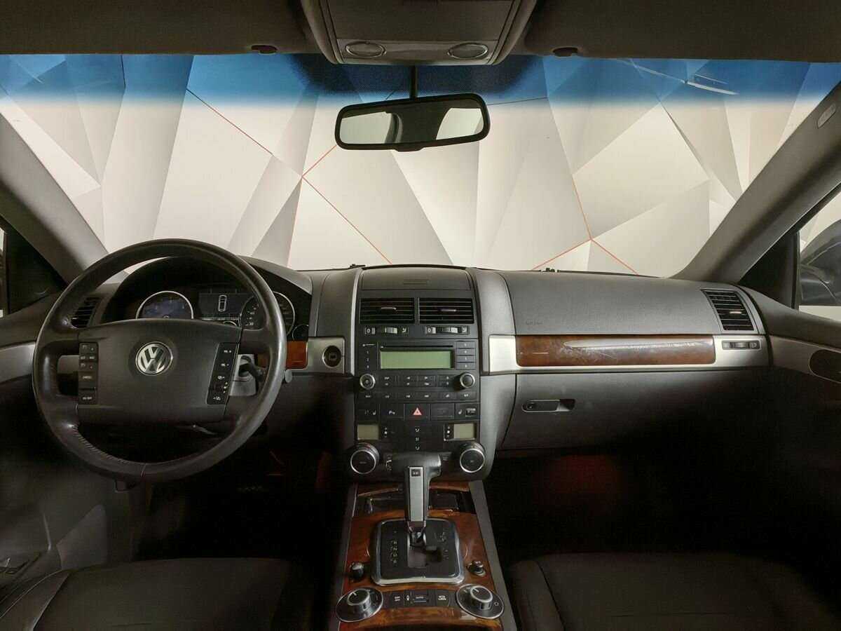 Купить Volkswagen Touareg с пробегом. Фото: #9