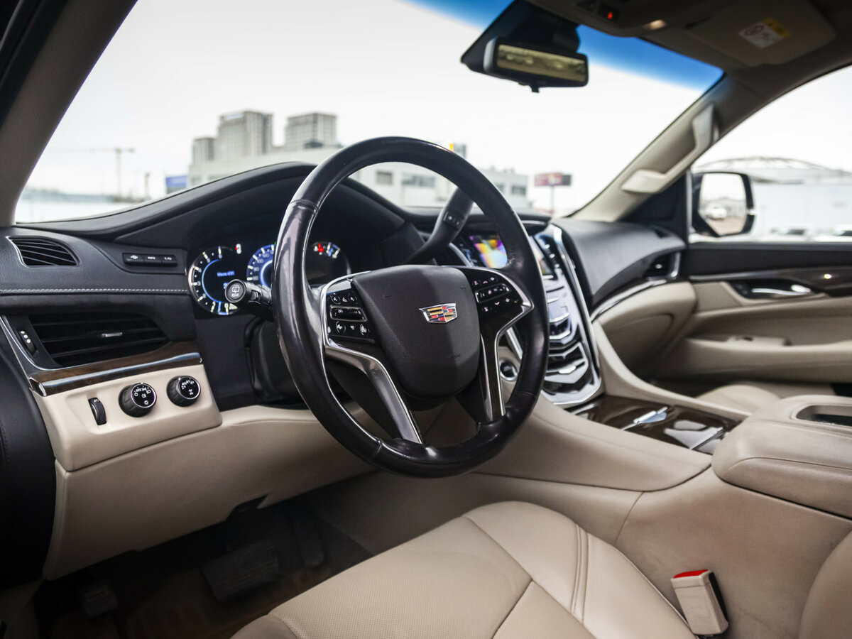 Купить Cadillac Escalade с пробегом. Фото: #12