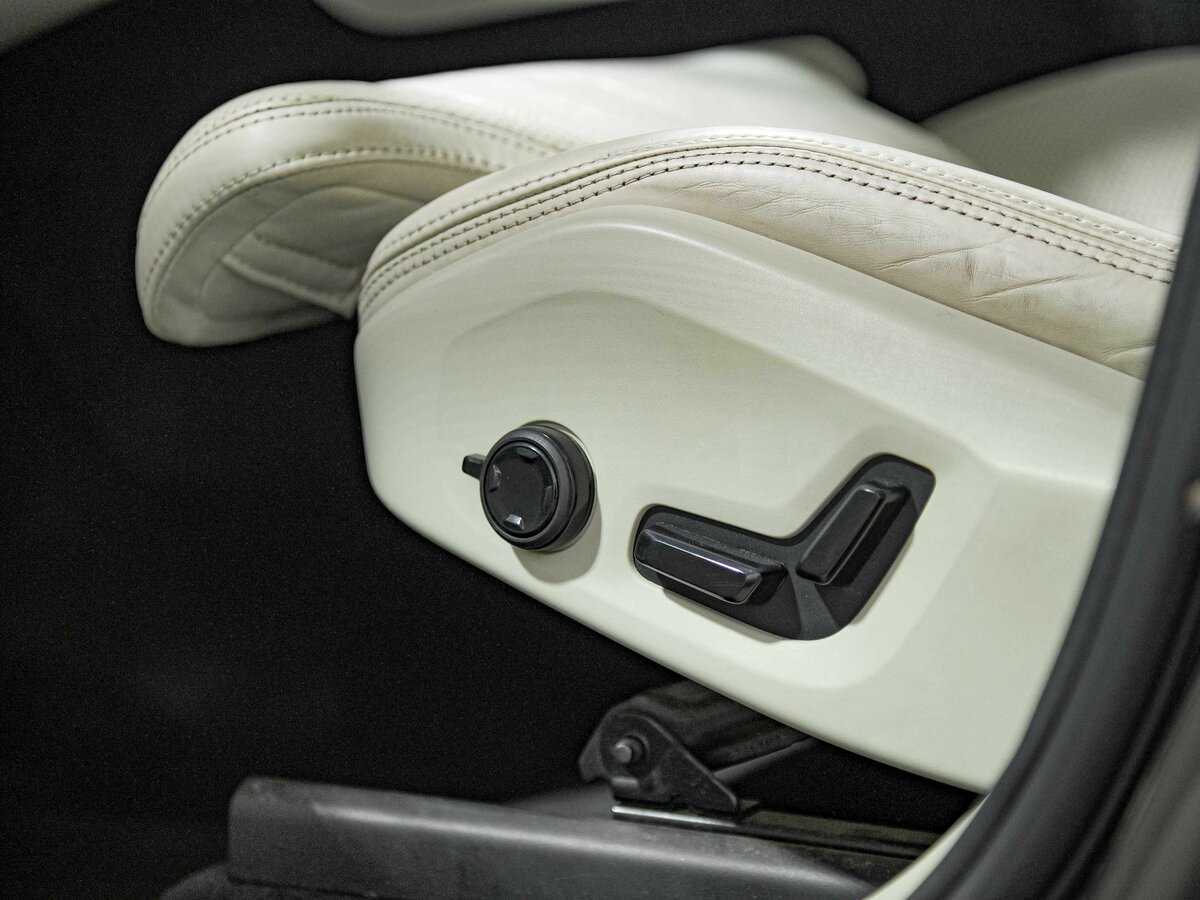 Купить Volvo XC60 с пробегом. Фото: #17