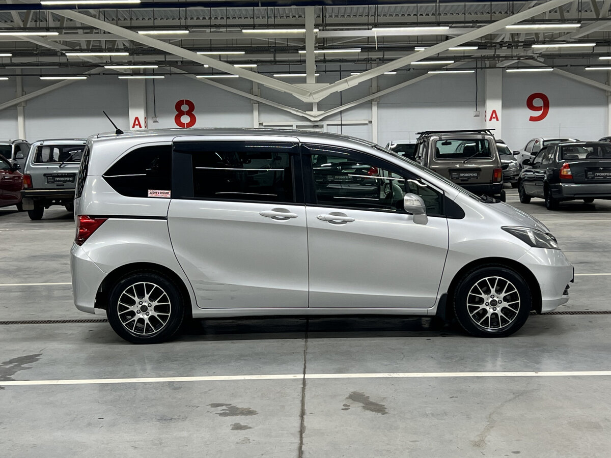 Купить Honda Freed с пробегом. Фото: #3