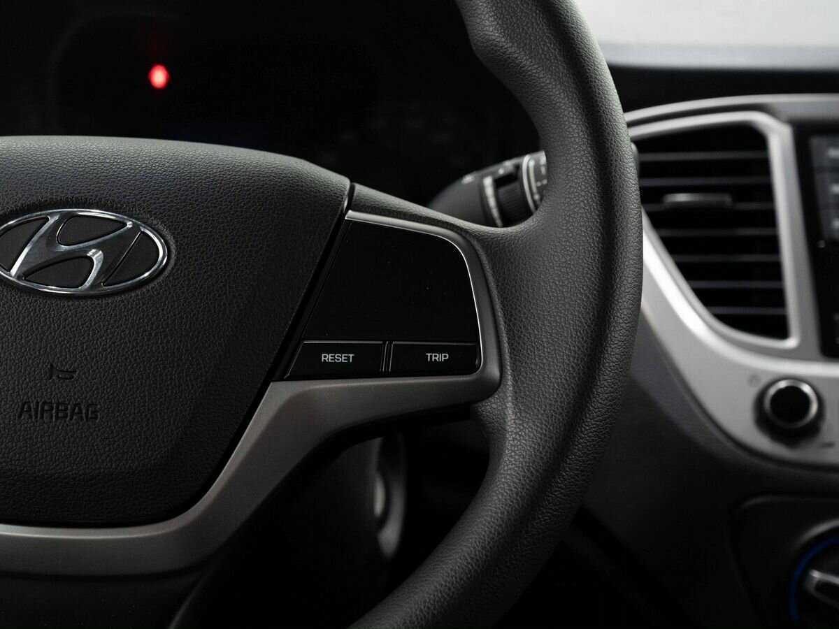 Купить Hyundai Solaris с пробегом. Фото: #16