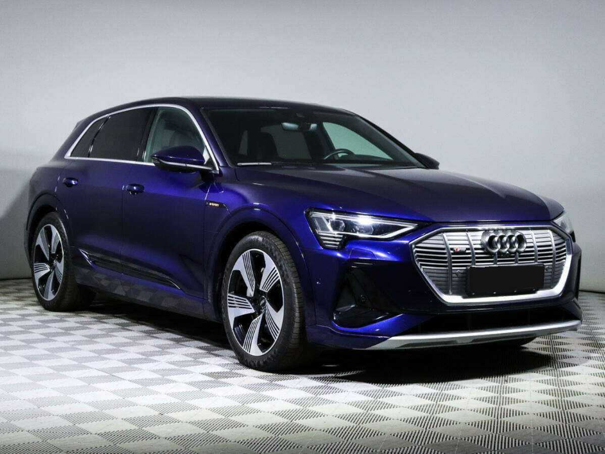 Купить Audi e-tron с пробегом. Фото: #2