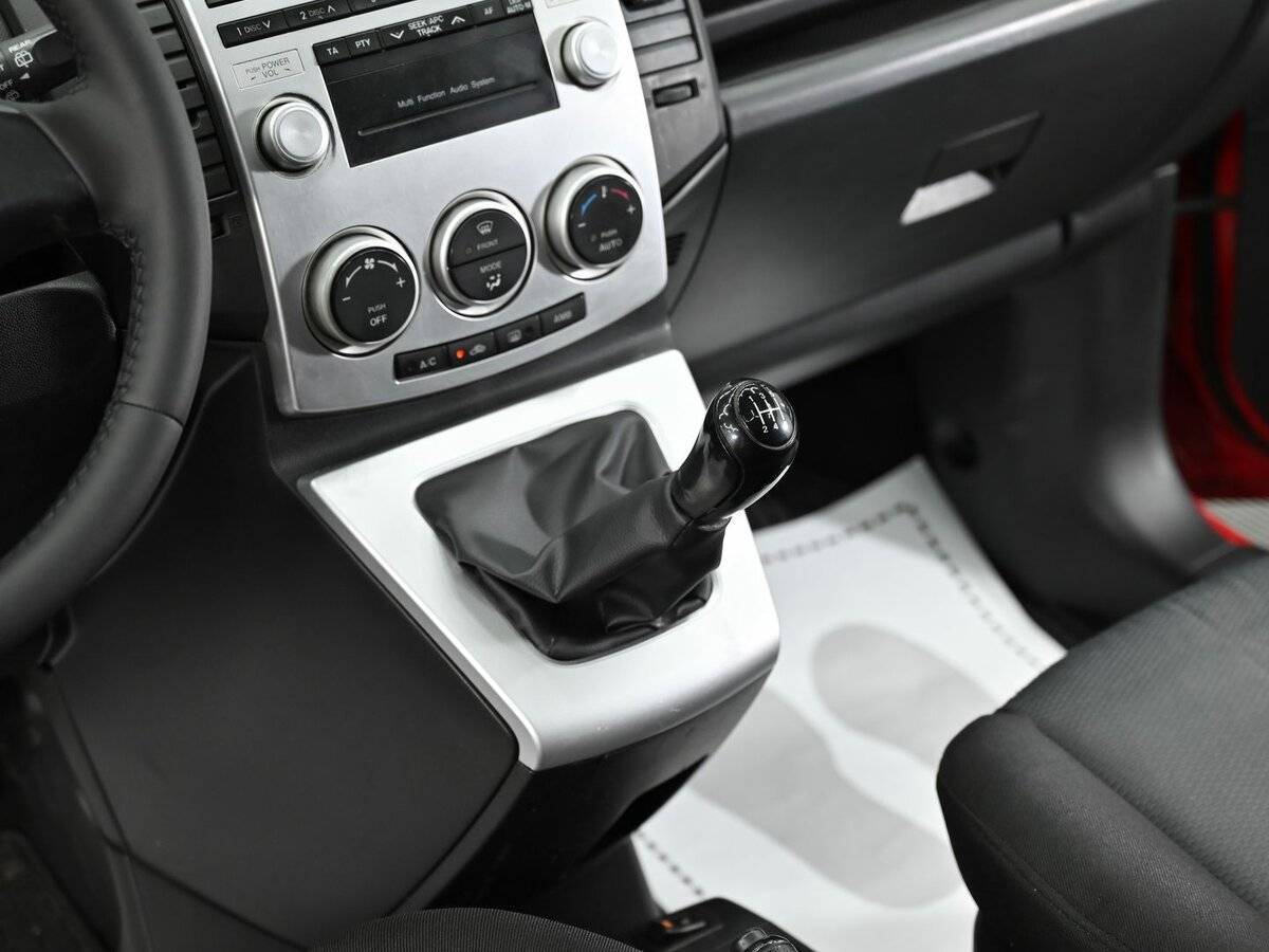 Купить Mazda 5 с пробегом. Фото: #8
