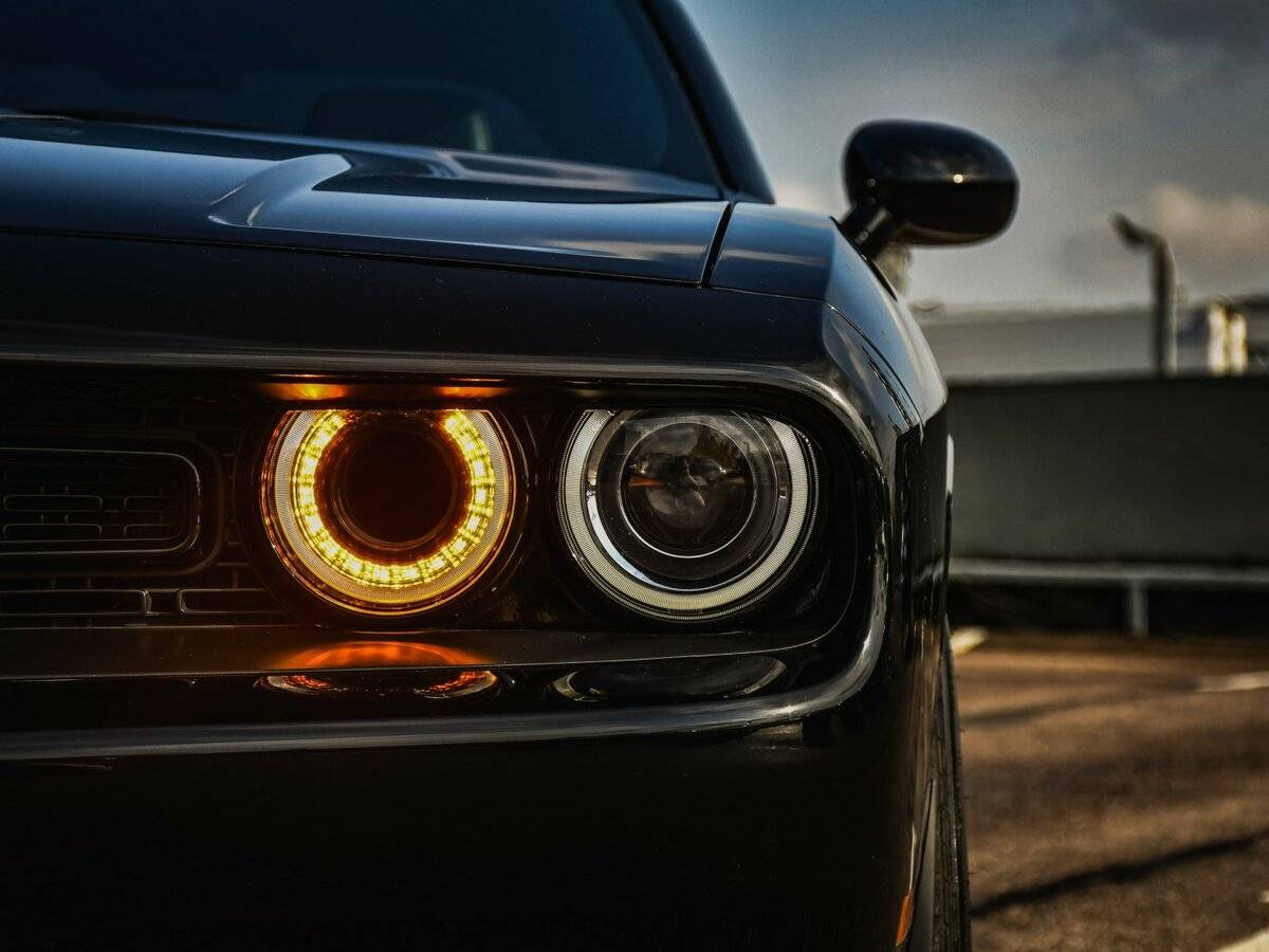 Купить Dodge Challenger с пробегом. Фото: #9