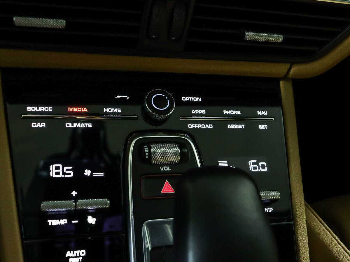 Купить Porsche Cayenne с пробегом. Фото: #22