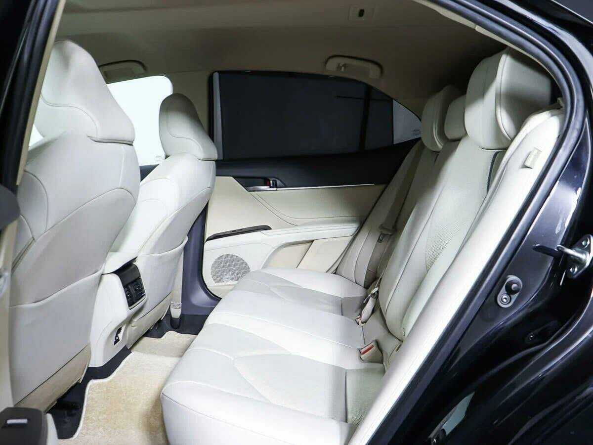 Купить Toyota Camry с пробегом. Фото: #12