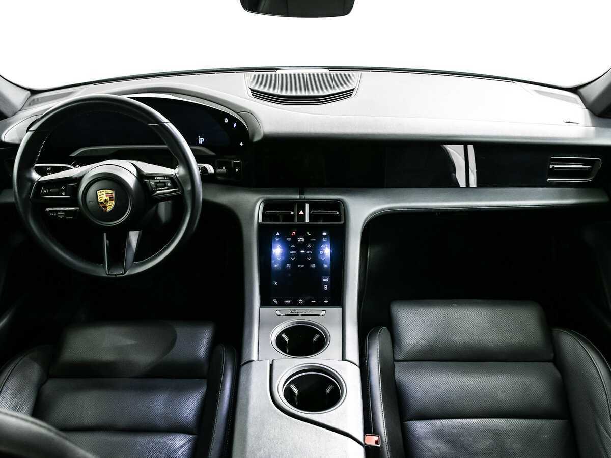 Купить Porsche Taycan с пробегом. Фото: #10